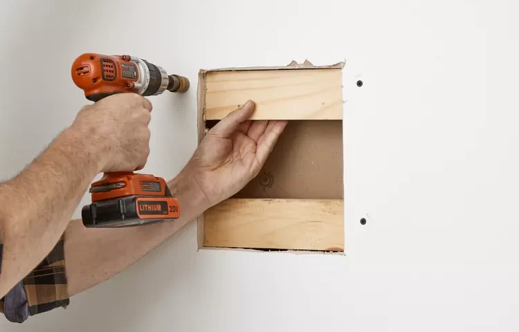 repair-a-large-hole-in-drywall-1824831_02_install_backing1544-ef04a931ca54486c9bc1d1dc3818b49b